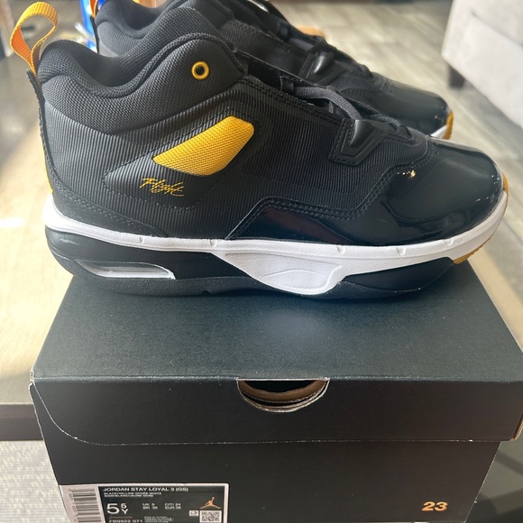 Jordan Stay Loyal 3 - Picture 7 of 13